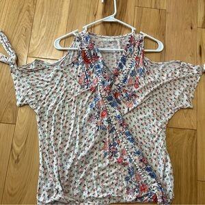 Maurices Red and Blue floral shoulder peekaboo Blouse